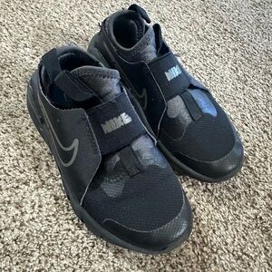 Nike Kids Black and Gray Sneakers